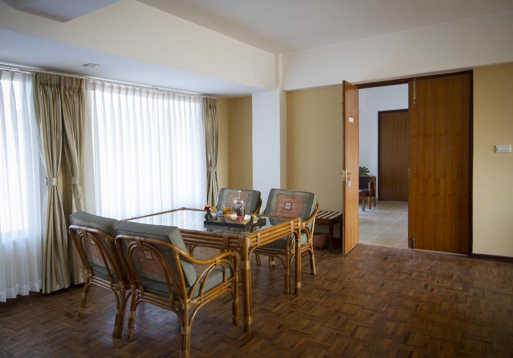Hotel Ambassador By Ace Hotels Kathmandu Exterior foto
